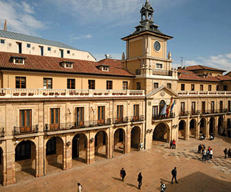 Plaza De La Catedral Oviedo